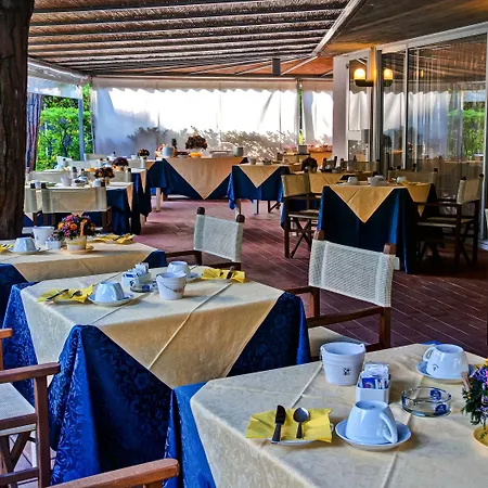 Raffaelli Park فندق